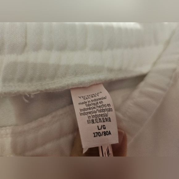 Victoria Secret White Jogging Shorts NWT Size Large Black Logo - Picture 5 of 9